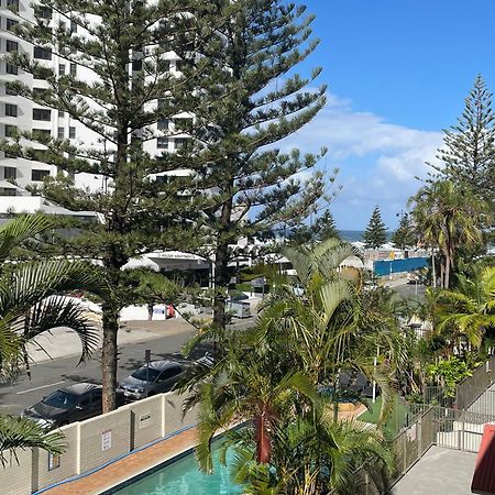 Surfers Paradise- Meters From The Beach! Гоулд Коуст Екстериор снимка