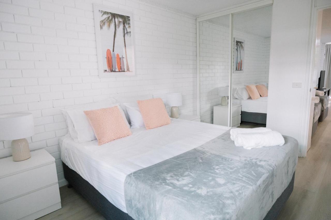 Surfers Paradise- Meters From The Beach! Гоулд Коуст Екстериор снимка