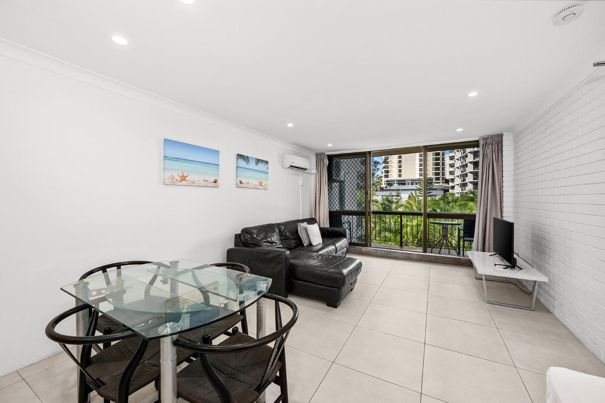 Surfers Paradise- Meters From The Beach! Гоулд Коуст Екстериор снимка