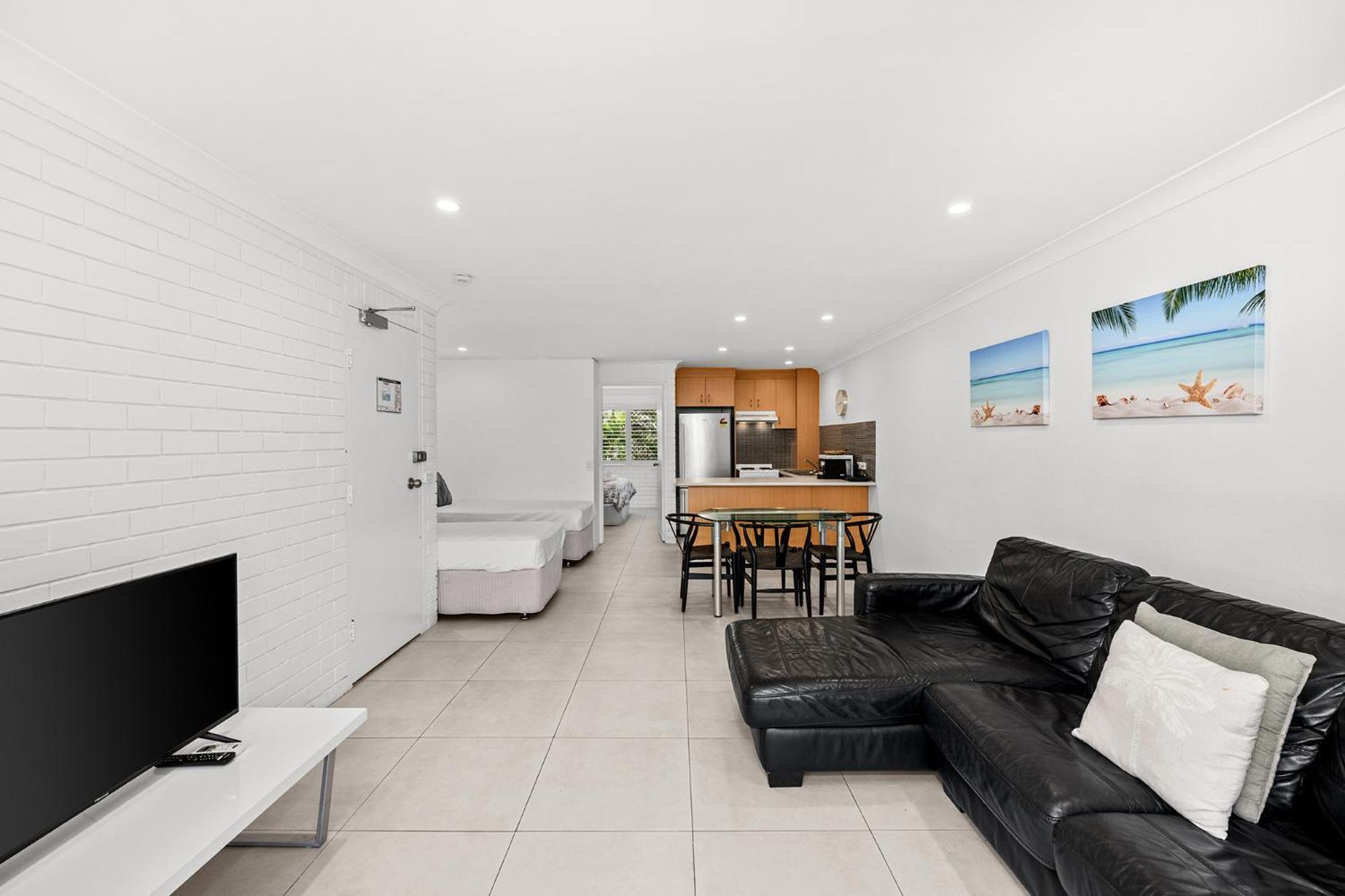 Surfers Paradise- Meters From The Beach! Гоулд Коуст Екстериор снимка