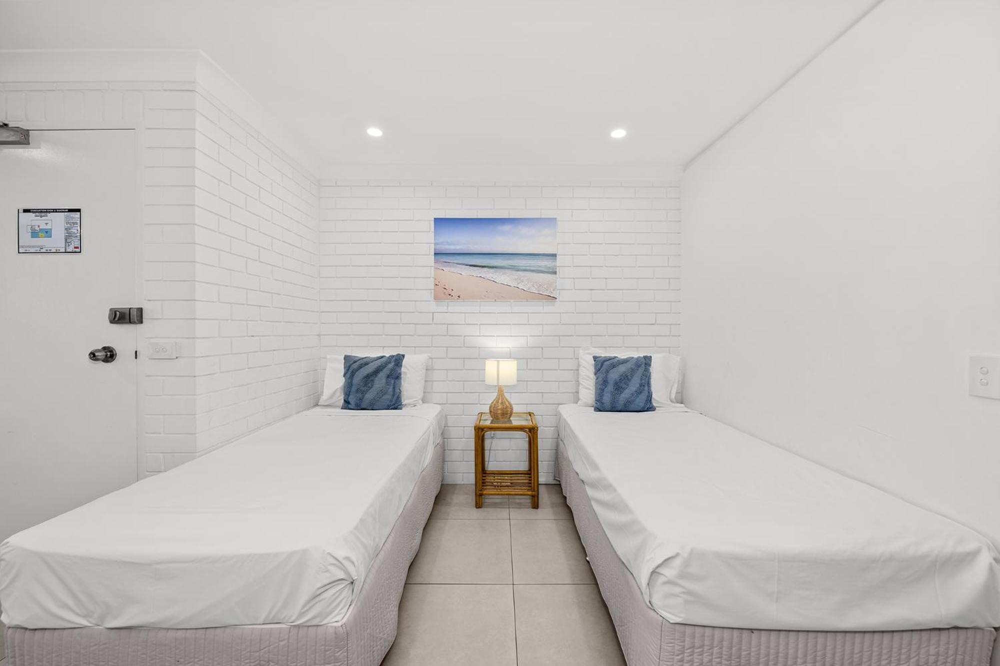 Surfers Paradise- Meters From The Beach! Гоулд Коуст Екстериор снимка